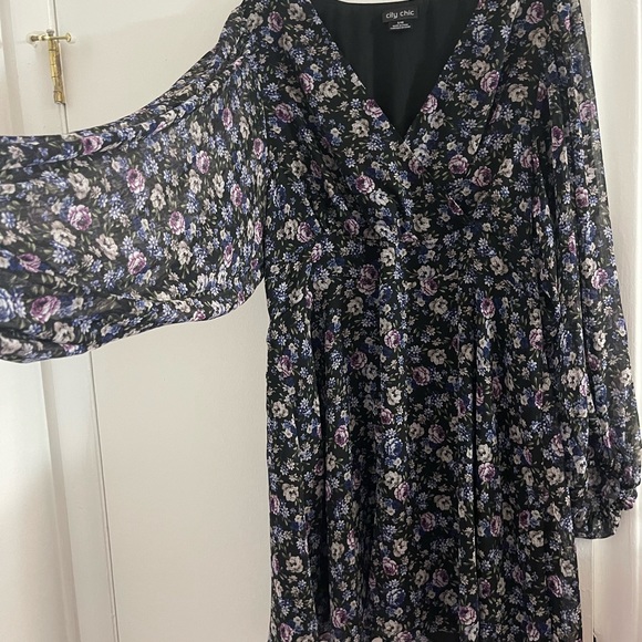 City Chic Women's Apparel Women's City Chic Plus Size Dress Wild Ditsy - Picture 3 of 3